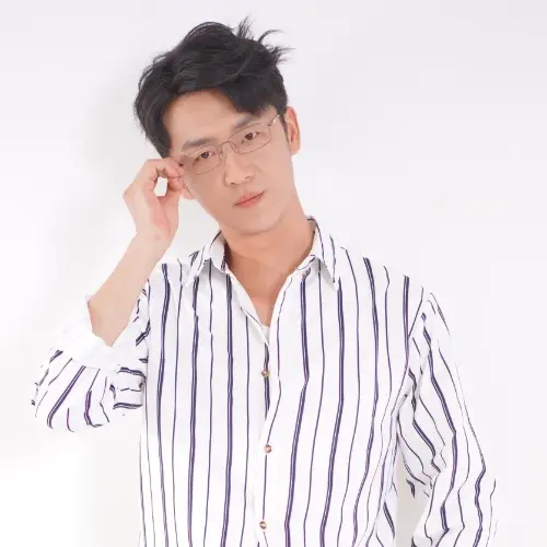 吕少伟演的短剧