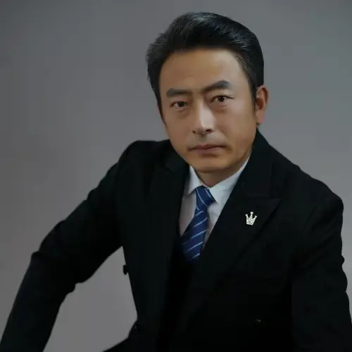 岳子龙演的短剧