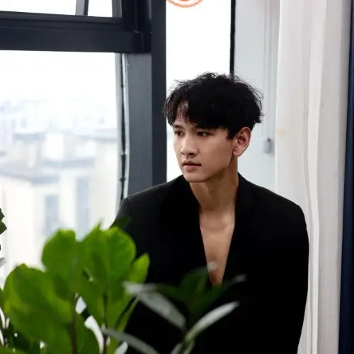 刘朝彻演的短剧