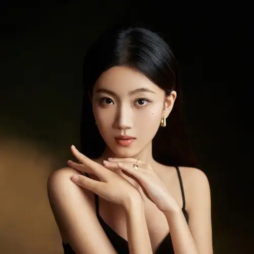 胡菲凡演的短剧