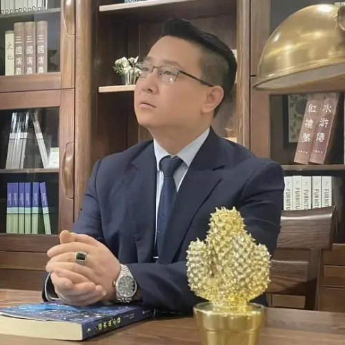 王小健演的短剧