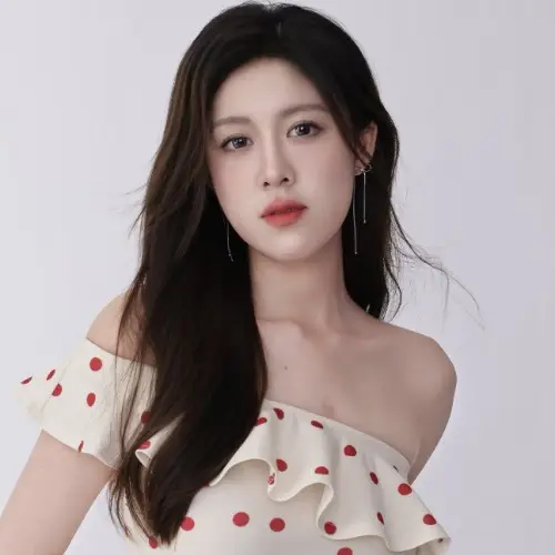 张馨心演的短剧