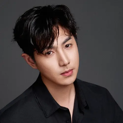 谷聿扬演的短剧