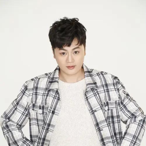 龑小智演的短剧