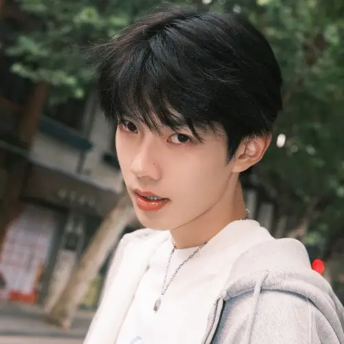 何钊远演的短剧