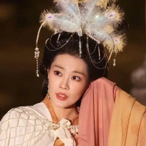 杨兰圣洁演的短剧